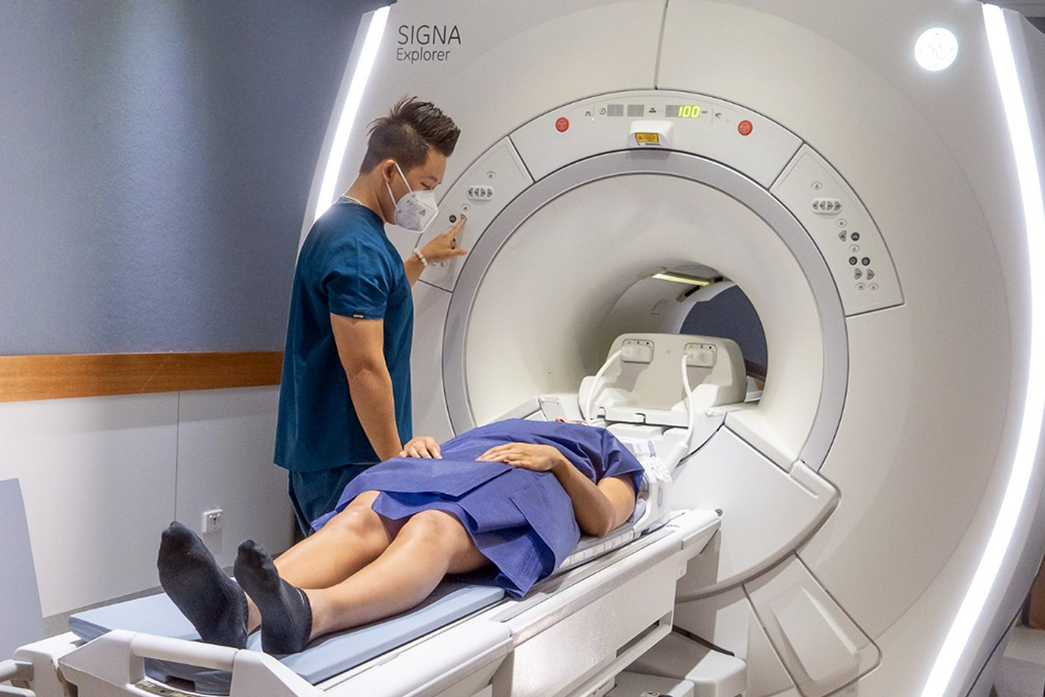 Male Radiologist Preparing a Woman For Mri Scan | Magnetic Resonance Imaging | FMIG